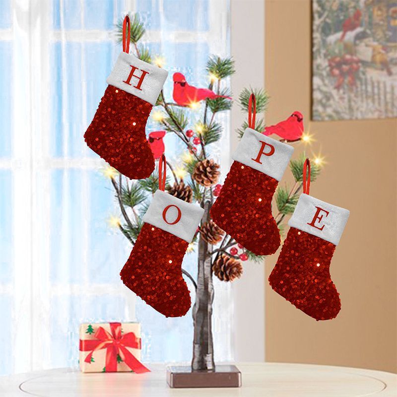 جورب عيد الميلاد الأحمر المزخر - مراجعة Embroidery Xmas Ornaments وسعره