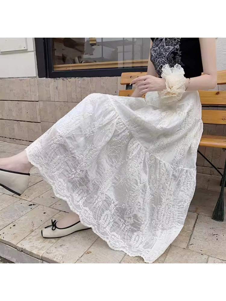 تنورة نسائية بخصر مرتفع وقصة A - مراجعة Embroidery Effect وسعره