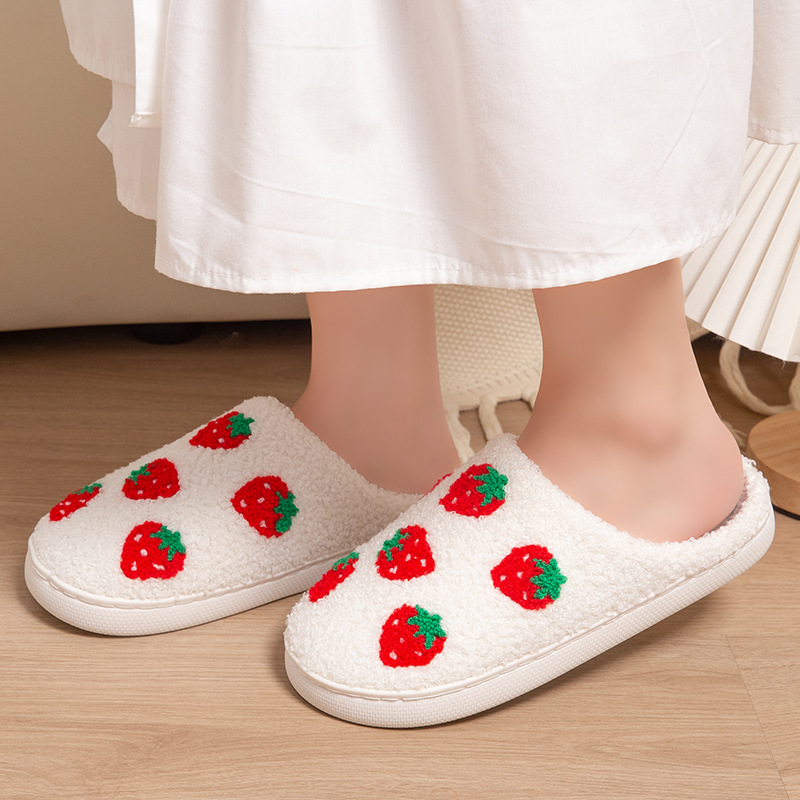 شباشب نسائية بتصميم الفراولة،  - مراجعة Embroidery Cotton وسعره